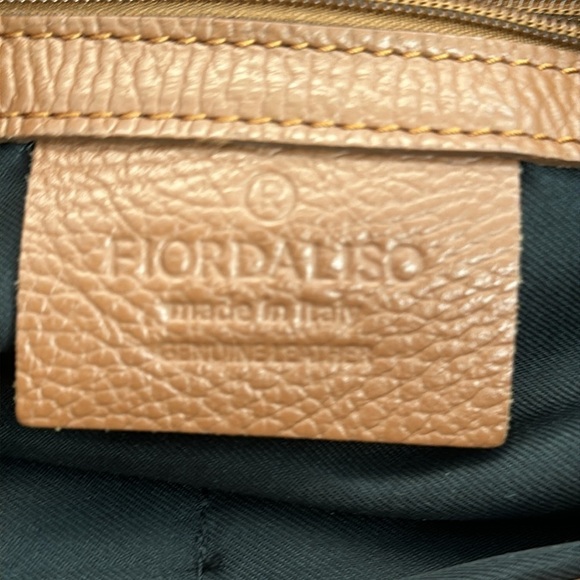 FIORDALISO Made in ITILY CONVERTIBLE HOBO, TOTE OR BACKPACK BAG - Picture 8 of 9